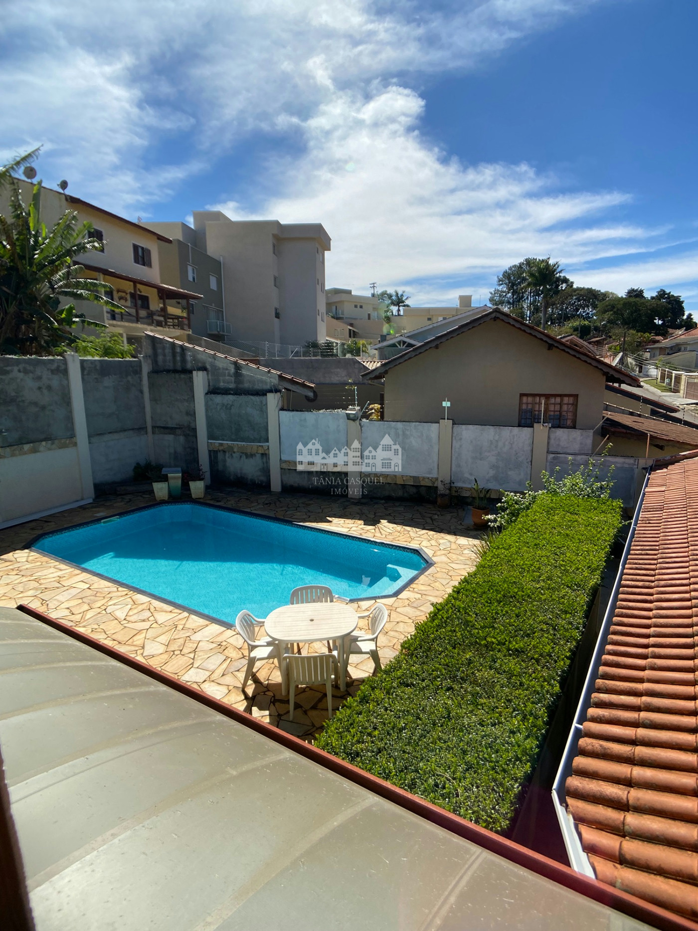 Casa à venda com 3 quartos, sendo 1 suíte, com vista deslumbrante em Recreio Maristela, Atibaia