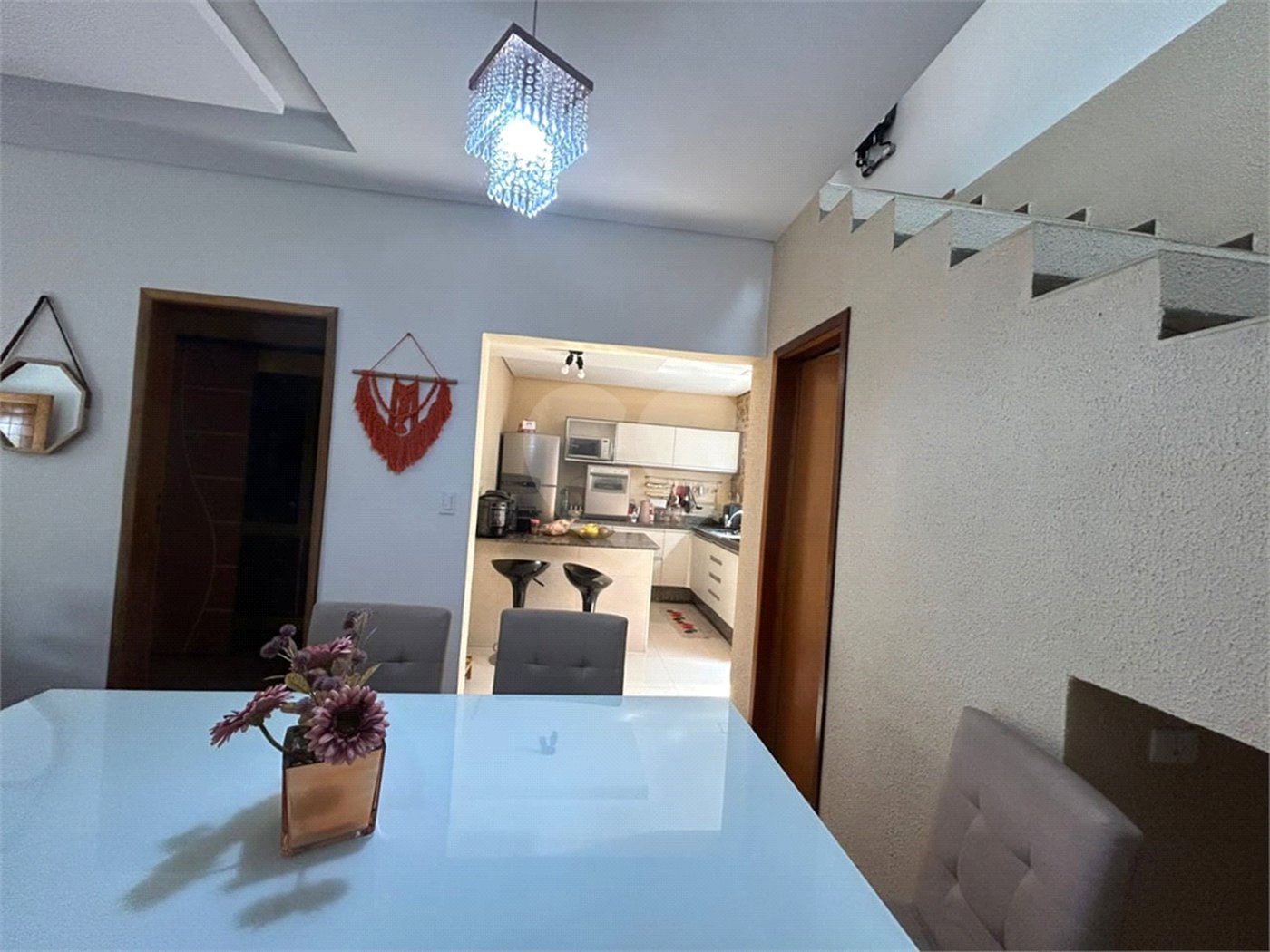 Sobrado à venda com 6 quartos, sendo 1 suíte,  em Vila do Encontro, São Paulo, SP