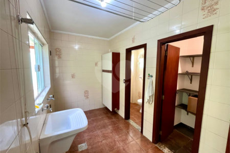 Casa Térrea à venda com 3 quartos, sendo 1 suíte,  em Cidade Universitária, Campinas, SP