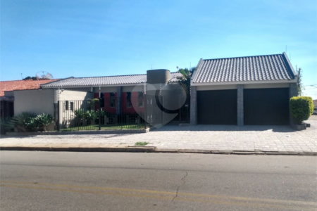 Casa à venda com 3 quartos, sendo 1 suíte, no Centro, Itapetininga, SP