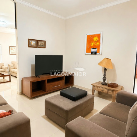 Casa à venda com 6 quartos, sendo 3 suítes,  em Santos Dumont, Três Lagoas, MS