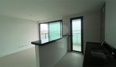 Apartamento à venda com 2 quartos, sendo 1 suíte,  em Nova São Pedro, São Pedro da Aldeia, RJ