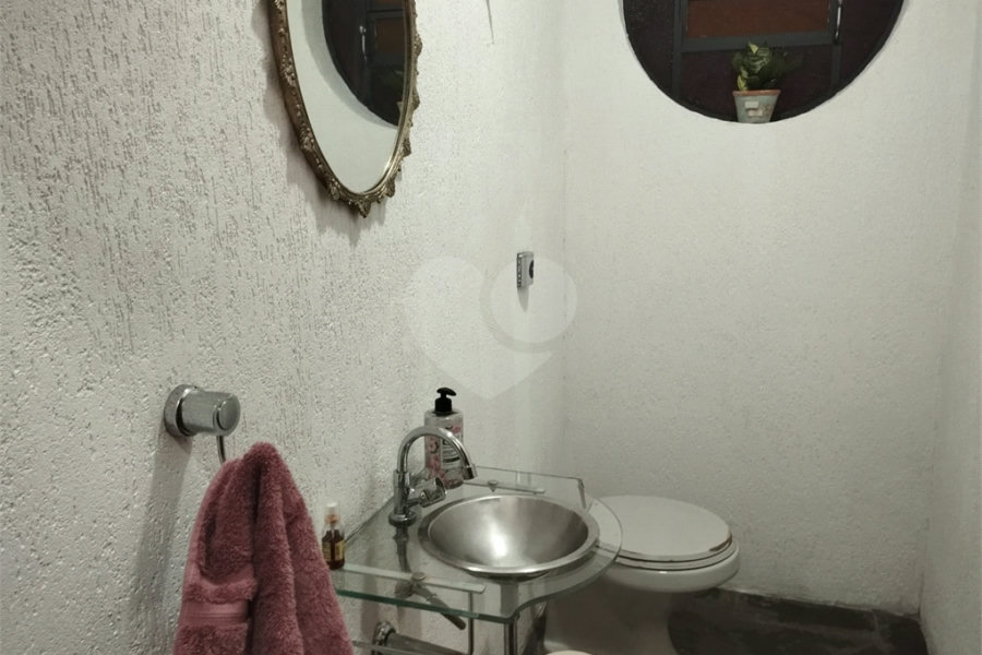 Sobrado à venda com 3 quartos, sendo 1 suíte, em Parada Inglesa, São Paulo, SP