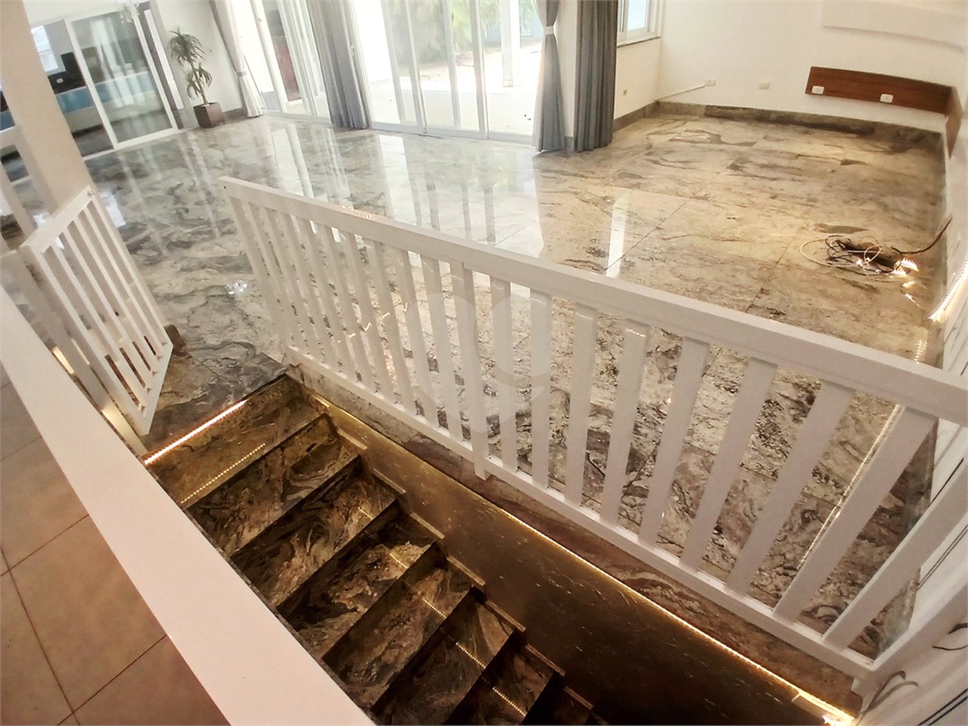 Casa Térrea à venda com 3 suítes em Anchieta, São Bernardo do Campo, SP