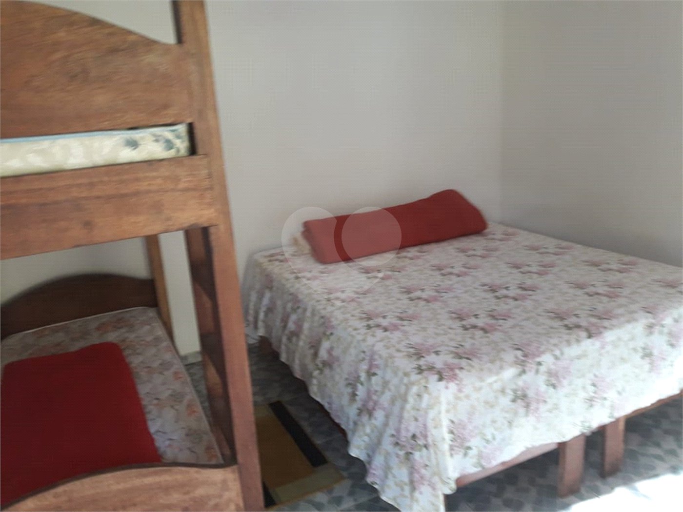 Chácara à venda com 8 quartos, sendo 3 suítes, no Centro, Toledo, MG
