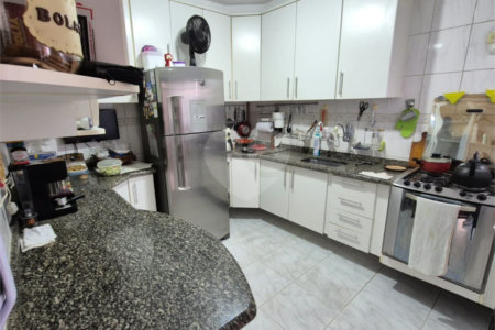 Casa à venda com 3 quartos, sendo 1 suíte, no condomínio Indefinido_ernani Pinto_439, São Paulo - SP