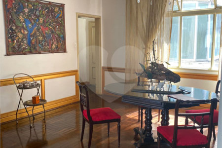 Apartamento à venda com 3 quartos, sendo 1 suíte,  em República, São Paulo, SP