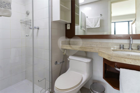 Flat à venda com 1 suíte em Indianópolis, São Paulo, SP