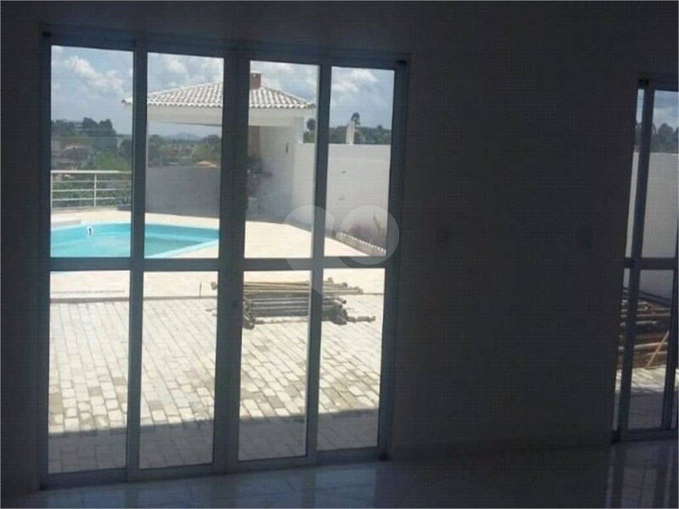 Casa à venda com 4 quartos, sendo 2 suítes,  no condomínio Jardim Imperador, Igaratá - SP