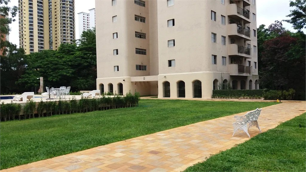 Apartamento à venda com 3 quartos em Vila Suzana, São Paulo, SP