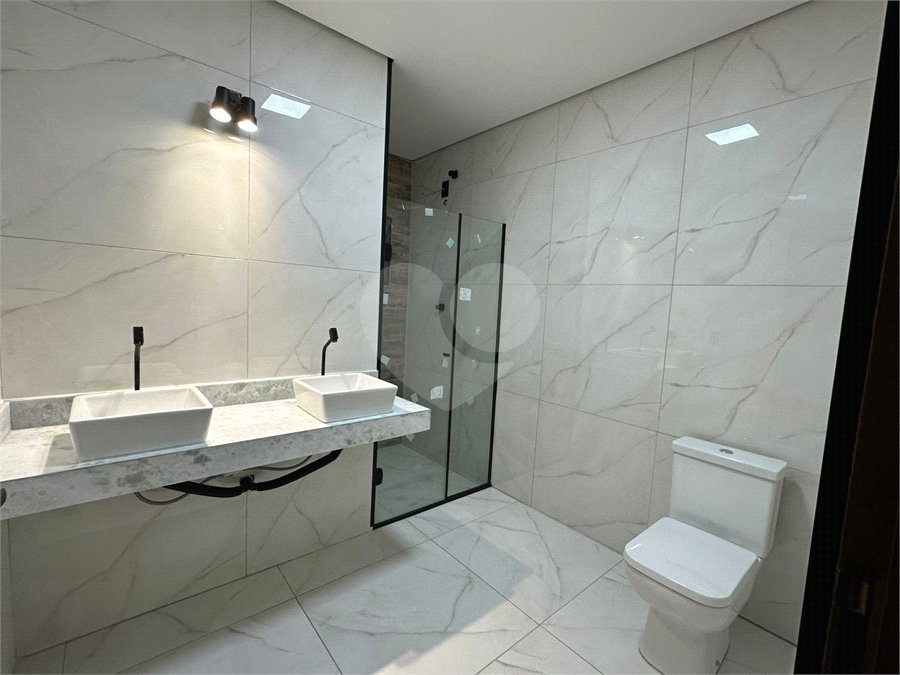 Casa à venda com 3 quartos, sendo 1 suíte, no condomínio Residencial Villagio Wanel, Sorocaba - SP