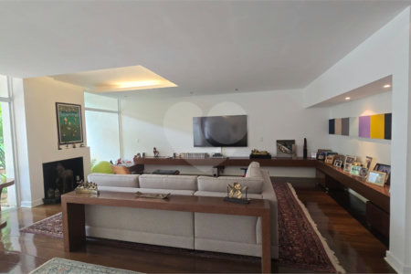 Casa à venda com 4 suítes em Santo Amaro, São Paulo, SP