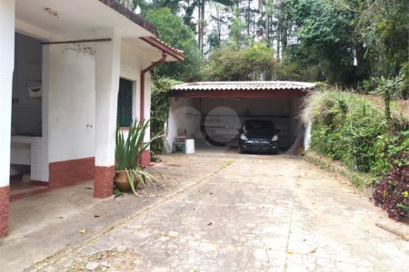 Chácara à venda com 5 quartos, sendo 1 suíte, no Centro (mailasqui), São Roque, SP