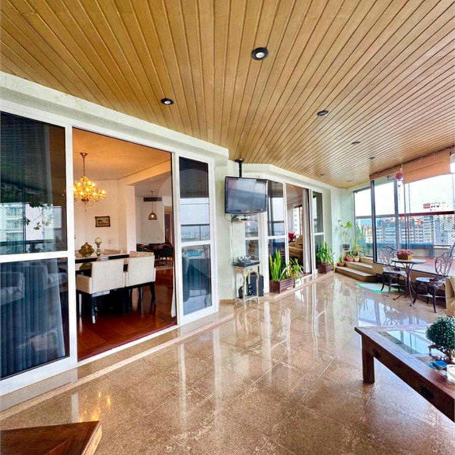 Apartamento à venda com 4 suítes em Vila Suzana, São Paulo, SP