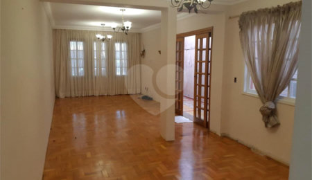 Sobrado à venda com 3 quartos, sendo 1 suíte,  em Jardim Olympia, São Paulo, SP