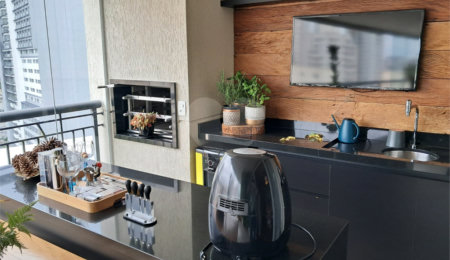 Apartamento à venda com 3 quartos, sendo 1 suíte,  em Chácara Santo Antônio, São Paulo, SP