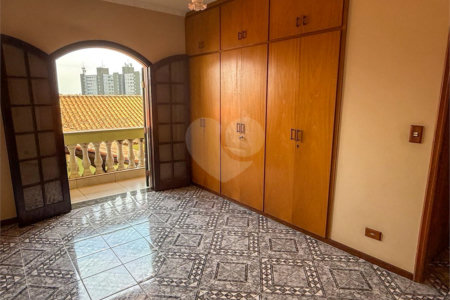 Sobrado à venda com 3 quartos, sendo 1 suíte, em Cidade Líder, São Paulo, SP
