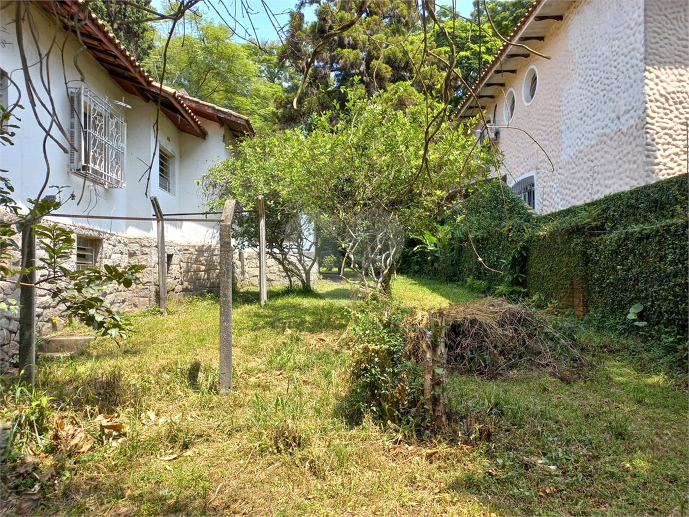 Terreno à venda com 2 quartos, sendo 1 suíte, em Jardim Floresta, São Paulo, SP
