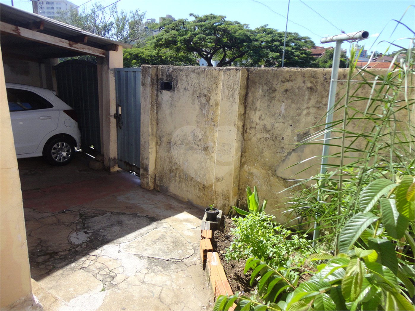 Casa à venda com 2 quartos em Vila Bissoto, Valinhos, SP