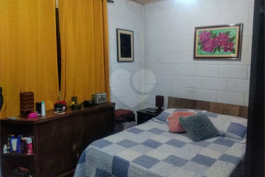 Casa à venda com 3 quartos, sendo 1 suíte, no condomínio Cinco Lagos, Mairiporã - SP