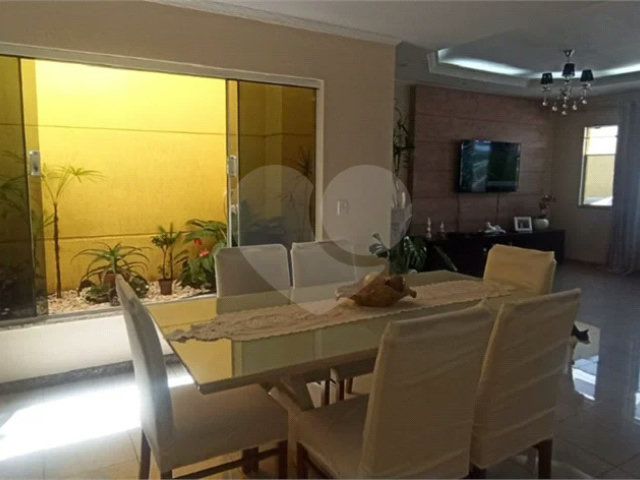 Sobrado à venda com 3 suítes em Vila Mazzei, São Paulo, SP