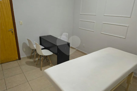 Sobrado à venda com 4 quartos, sendo 2 suítes, em Alto da Boa Vista, Ribeirão Preto, SP