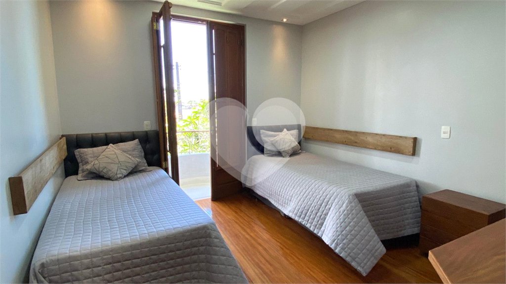 Casa à venda com 1 quarto, sendo 3 suítes, no Centro, Porto Seguro, BA