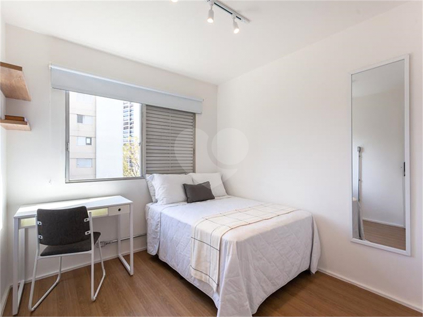 Apartamento à venda com 4 quartos, sendo 1 suíte, em Vila Olímpia, São Paulo, SP