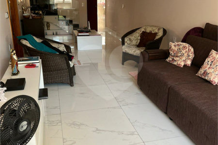 Sobrado à venda com 3 quartos, sendo 1 suíte, em Vila Alexandria, São Paulo, SP