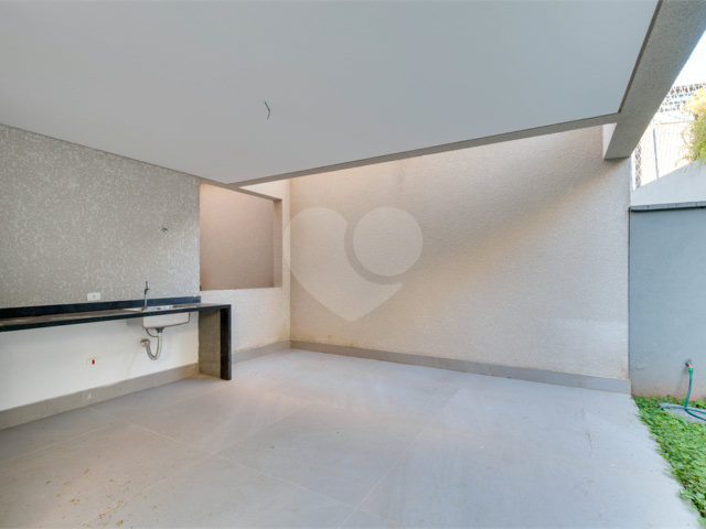 Casa à venda com 4 suítes no condomínio Vila Arese, São Paulo - SP