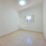 Casa à venda com 3 quartos, sendo 1 suíte, no condomínio Residencial Jardim das Palmeiras, Vinhedo - SP