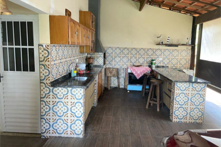 Casa à venda com 3 quartos, sendo 1 suíte,  no Centro, Araçoiaba da Serra, SP