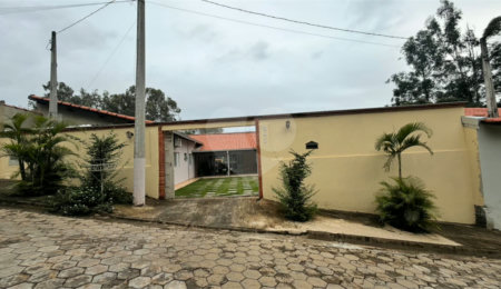 Chácara à venda com 3 quartos, sendo 1 suíte,  em Cercadinho, Alambari, SP