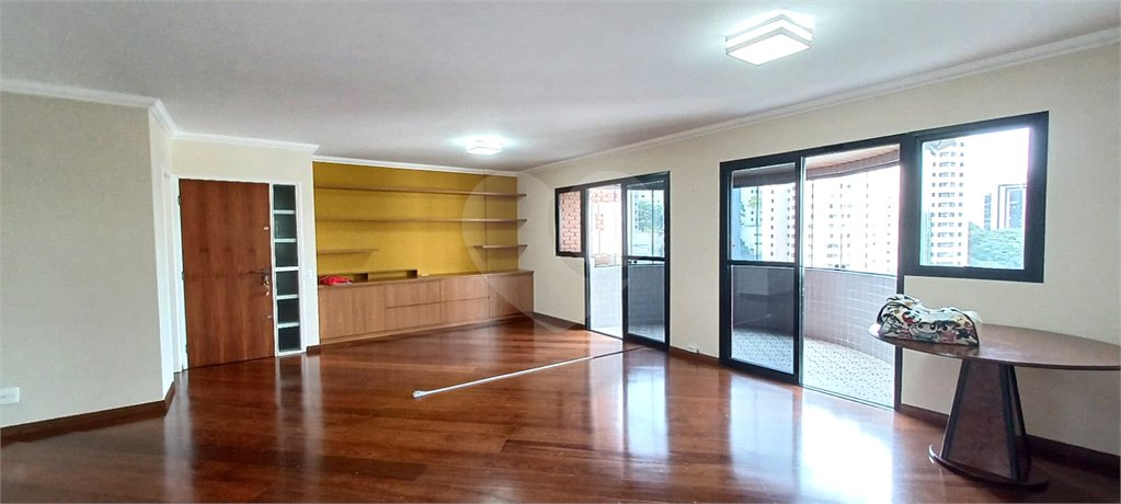 Apartamento à venda com 3 quartos, sendo 1 suíte,  em Lar São Paulo, São Paulo, SP