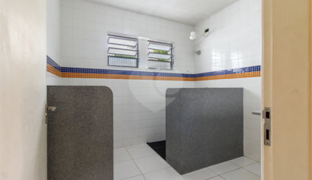 Sobrado à venda com 3 quartos, sendo 1 suíte,  em Real Parque, São Paulo, SP