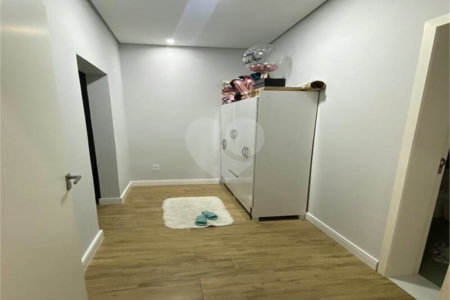 Casa à venda com 3 quartos, sendo 1 suíte,  no condomínio Residencial Mantova, Indaiatuba - SP
