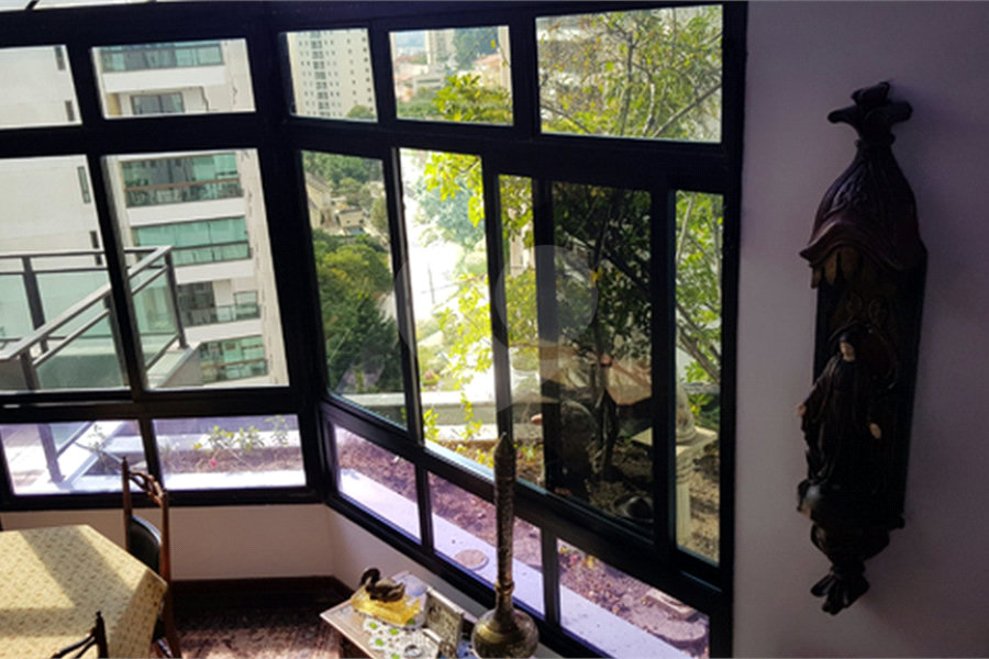 Duplex à venda com 3 suítes em Morumbi, São Paulo, SP