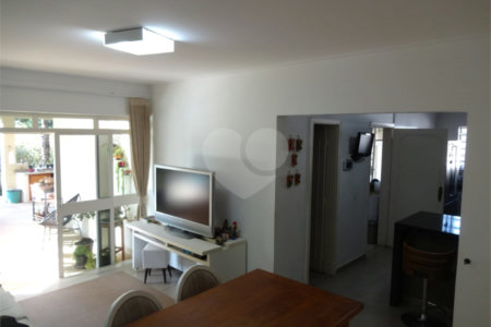 Casa à venda com 5 quartos, sendo 2 suítes,  em Vila Oliveira, Mogi das Cruzes, SP