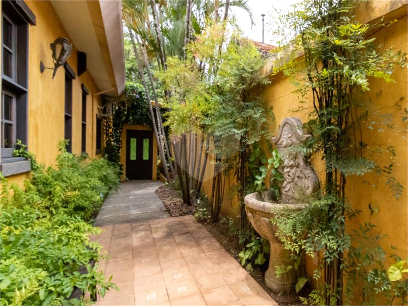 Casa à venda ou para alugar com 4 quartos, sendo 3 suítes, em Lapa, São Paulo, SP