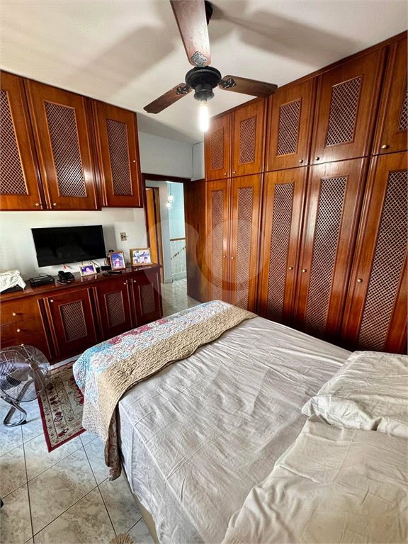 Sobrado à venda com 4 quartos, sendo 1 suíte,  em Vila Cleonice, São Paulo, SP