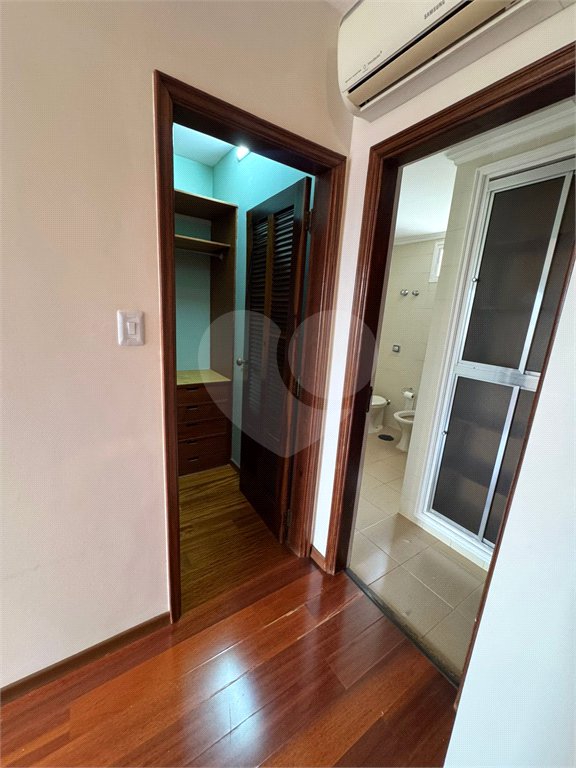 Casa à venda com 3 quartos, sendo 1 suíte,  no condomínio Edifício Crescencia Carolo Balbo, Ribeirão Preto - SP