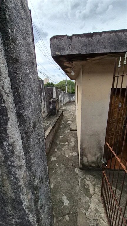 Casa térrea em terreno de 308 m², excelente oportunidade para reforma e valorização.