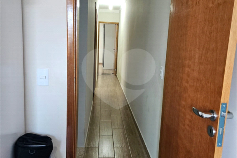 Casa à venda com 3 quartos, sendo 1 suíte, no condomínio Professora Romilde Nogueira de Sá, São Paulo - SP