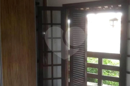 Casa à venda com 4 quartos, sendo 1 suíte,  em Vila Suissa, Mogi das Cruzes, SP
