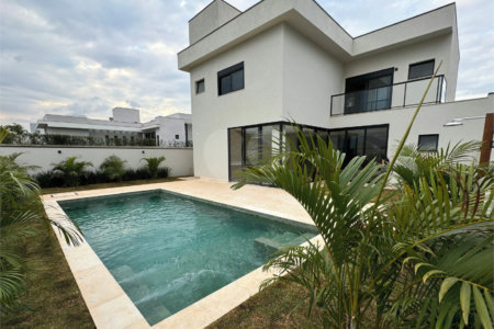 Casa à venda com 4 suítes no condomínio Villas do Golf, Itu - SP