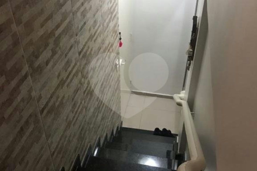 Casa à venda com 2 quartos, sendo 1 suíte, no condomínio Res Santa Inês, São Paulo - SP