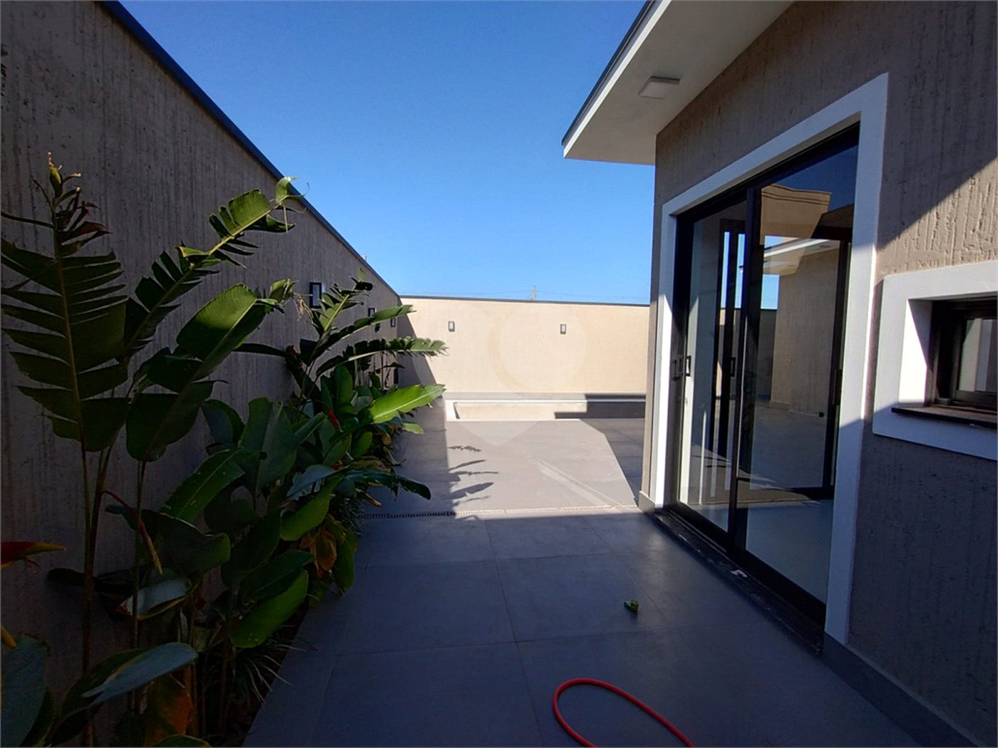 Casa à venda com 3 suítes no condomínio Residencial Golden Ville, Itapetininga - SP