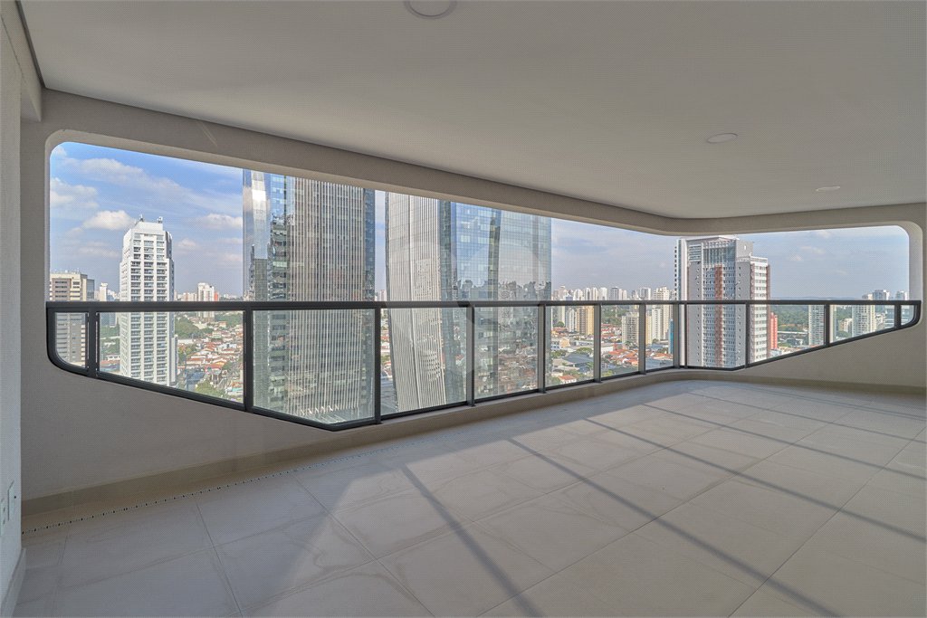 Apartamento à venda com 4 suítes em Chácara Santo Antônio, São Paulo, SP