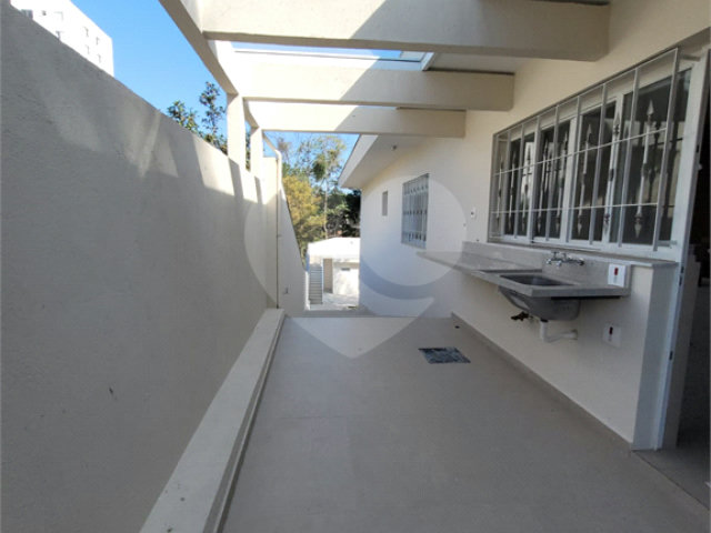 Casa Térrea à venda ou para alugar com 4 quartos, sendo 3 suítes,  em Horto Florestal, São Paulo, SP
