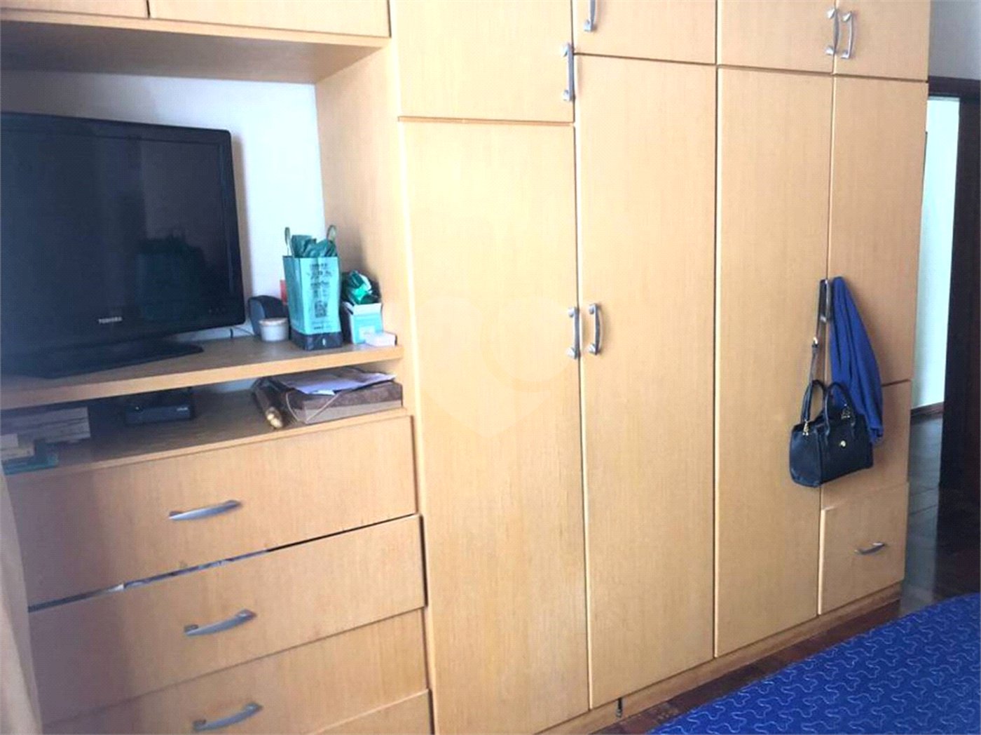 Casa à venda com 4 quartos, sendo 2 suítes,  no condomínio Altos da Serra 1, São José dos Campos - SP